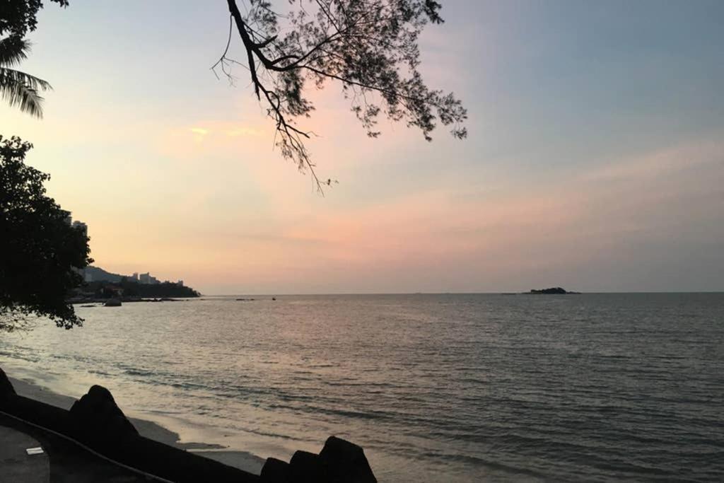 New Seaview Cozy Modern Beach House Tanjung Bungah  Extérieur photo